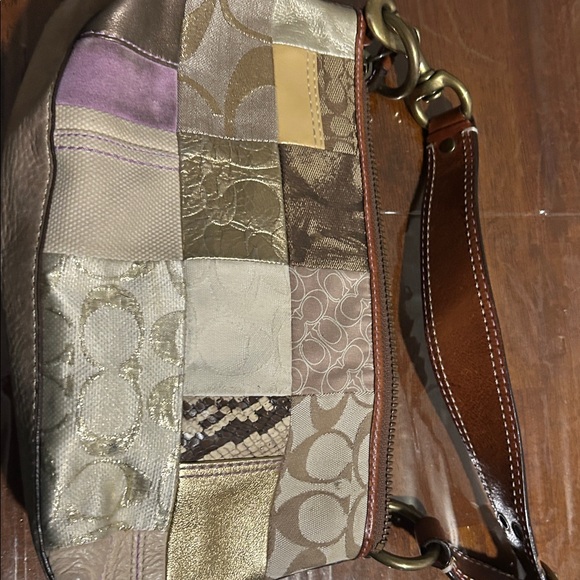 Coach Patchwork Hobo Gold and Cream
Fairly good condition clean inside - Picture 2 of 7